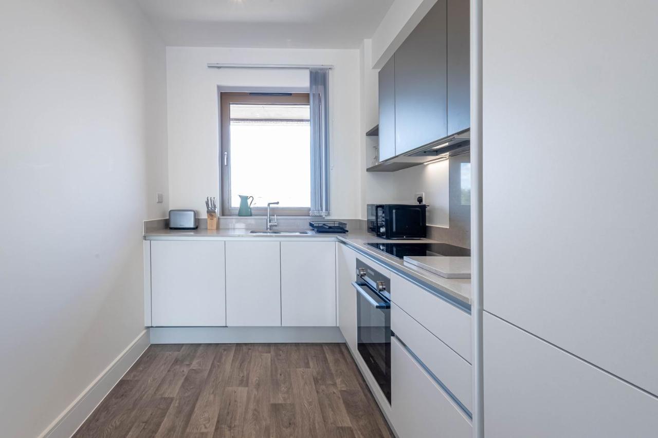 Modern Apartments With Balcony In Merton Near Wimbledon By Sojo Stay มิทแชม ภายนอก รูปภาพ