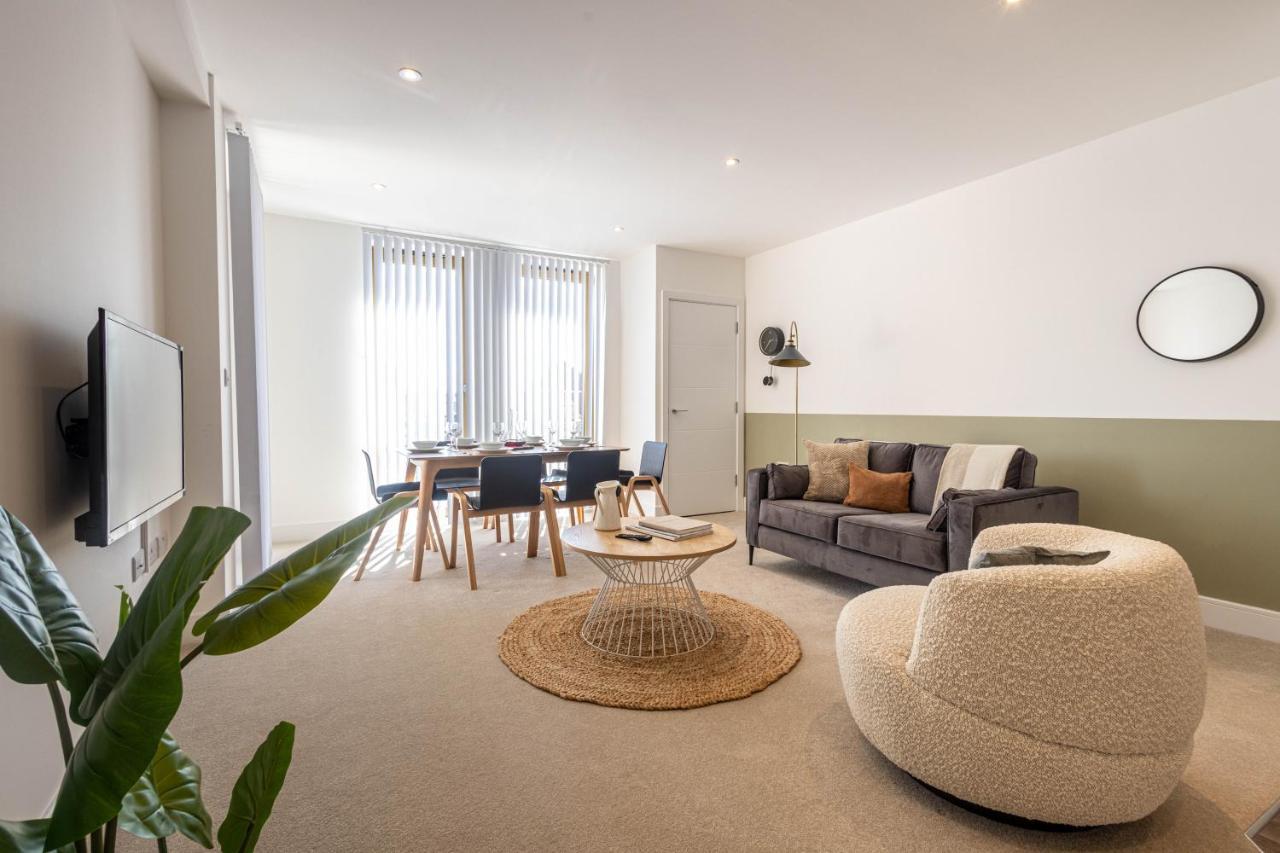 Modern Apartments With Balcony In Merton Near Wimbledon By Sojo Stay มิทแชม ภายนอก รูปภาพ