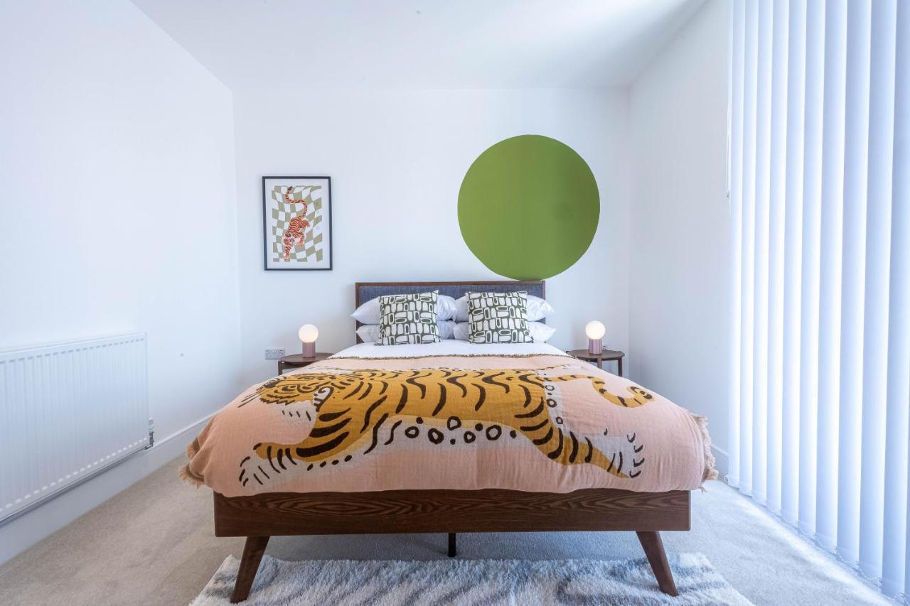 Modern Apartments With Balcony In Merton Near Wimbledon By Sojo Stay มิทแชม ภายนอก รูปภาพ