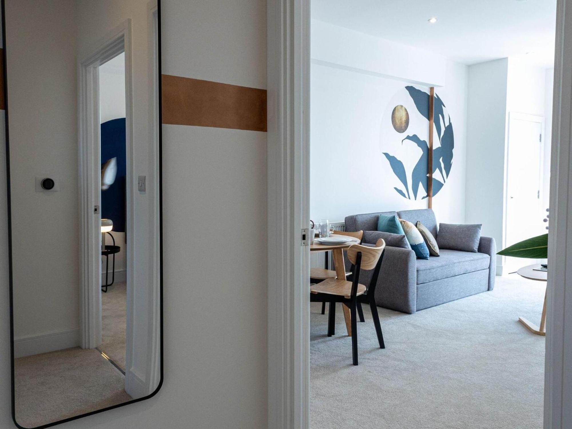 Modern Apartments With Balcony In Merton Near Wimbledon By Sojo Stay มิทแชม ภายนอก รูปภาพ