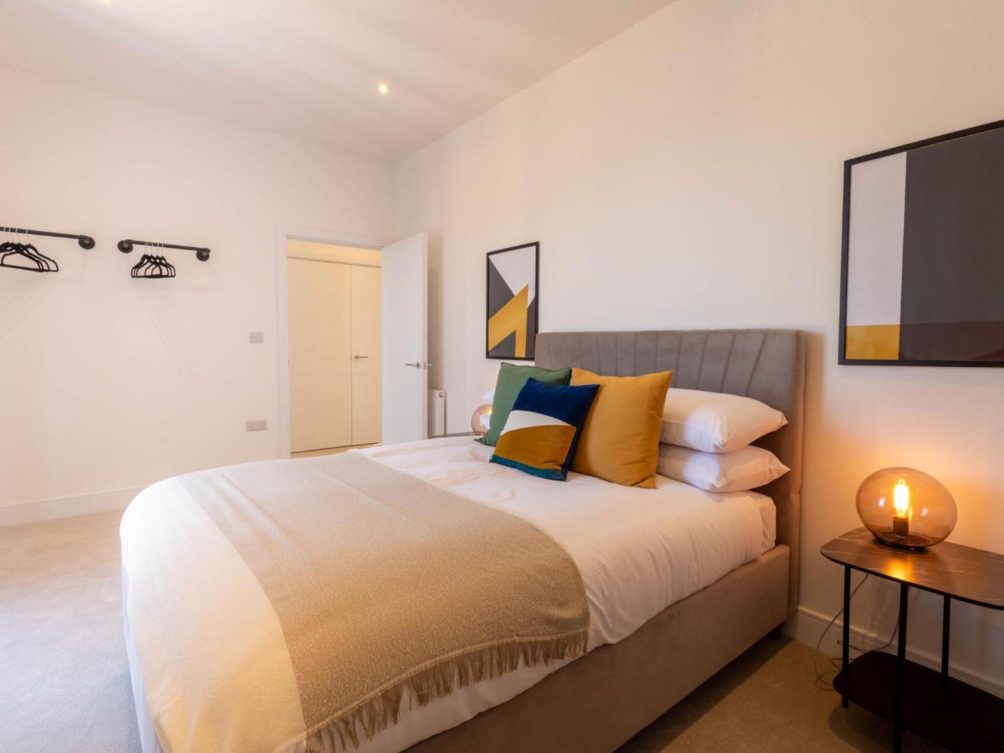 Modern Apartments With Balcony In Merton Near Wimbledon By Sojo Stay มิทแชม ภายนอก รูปภาพ